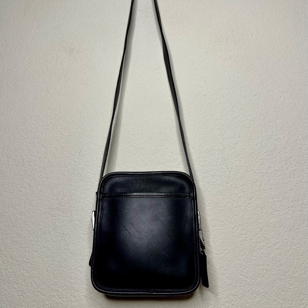 Vintage COACH Leather Camera Crossbody Bag 9817